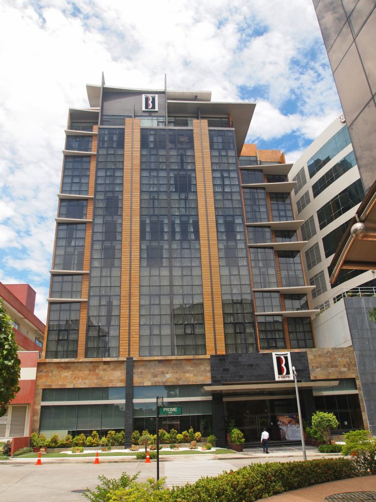 B Hotel Alabang - Edward Co Tan + Architects